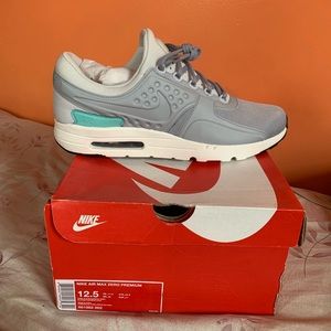 Nike AirMax zero premium